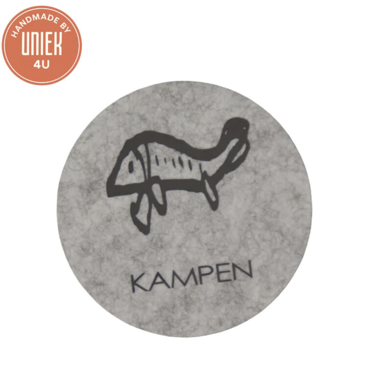 Grijze ronde onderzetter Kamper Steur van gerecycled vilt – Duurzaam en stijlvol