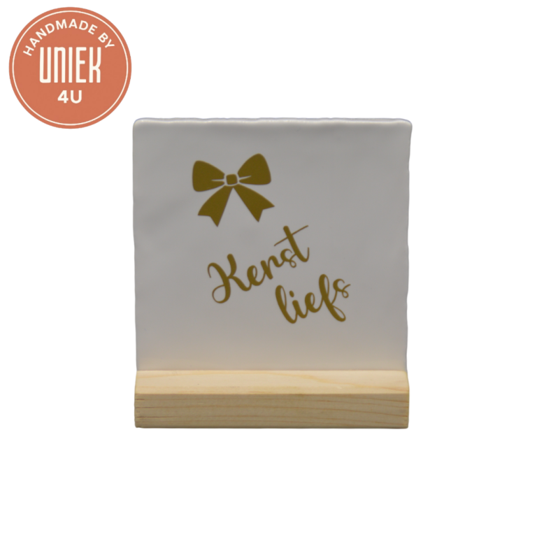 Wit tegeltje Kerstliefs van Uniek4U als liefdevolle kerstdecoratie